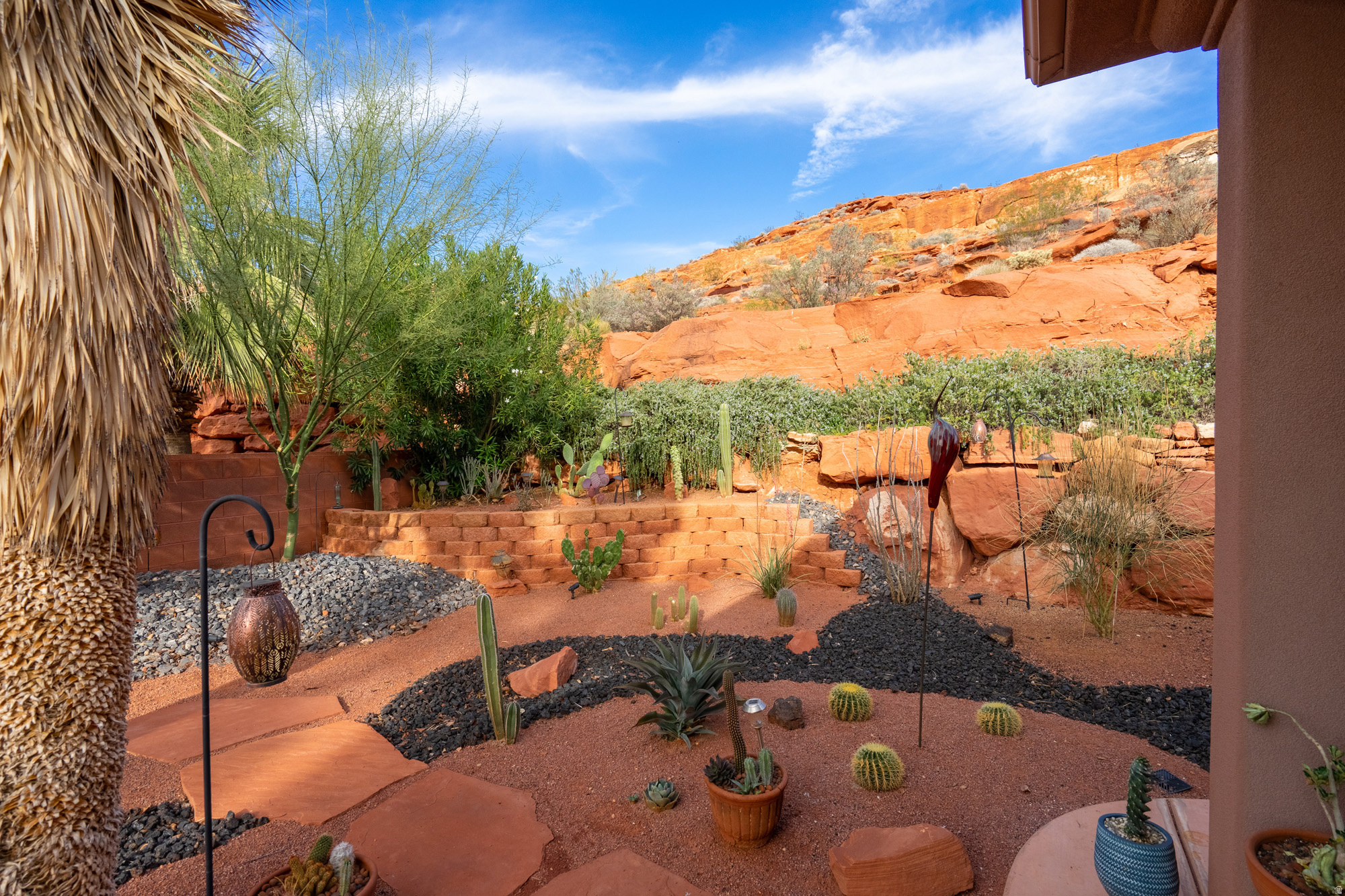 PARADISE CANYON - Residential