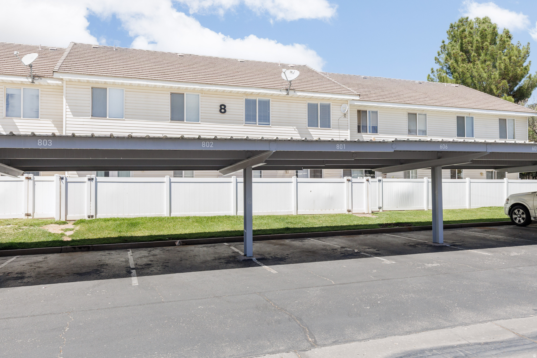 LEXINGTON HILLS TOWNHOMES - Residential