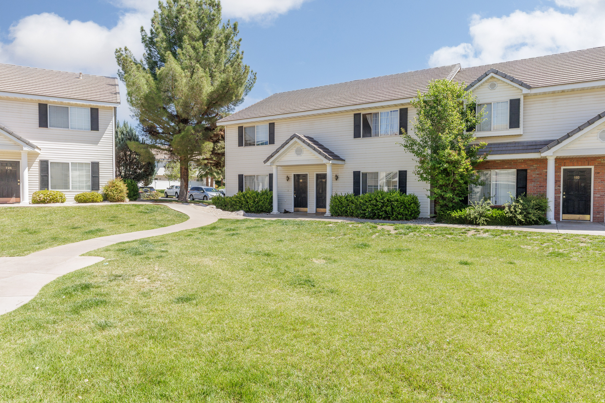 LEXINGTON HILLS TOWNHOMES - Residential