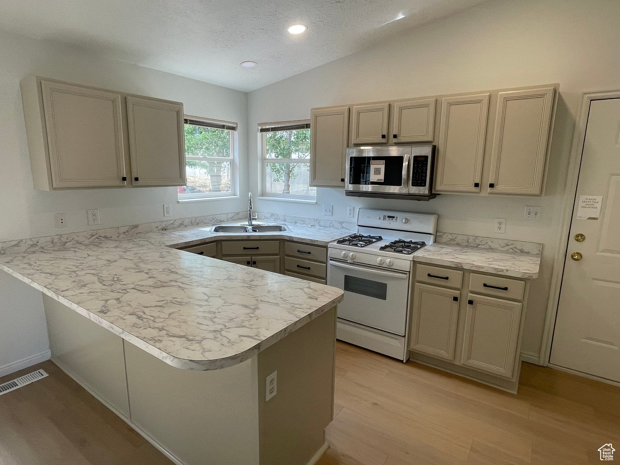 SALEM HILLS - Residential