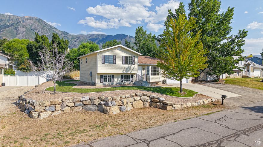 Square footage figures are provided as a courtesy estimate only and were obtained from Utah County Records. Buyer is advised to obtain an independent measurement.