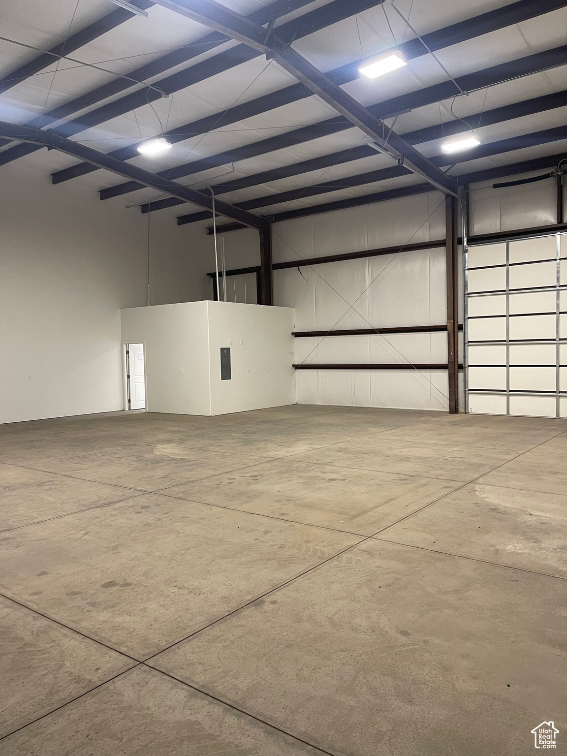 FAIRGROUNDS INDUSTRIAL PARK - Commercial Lease