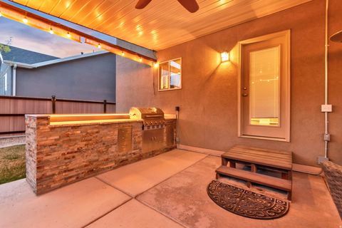 Tiny photo for 370 STONE HOLLOW DR, Santaquin, UT 84655 (MLS # 2139704)