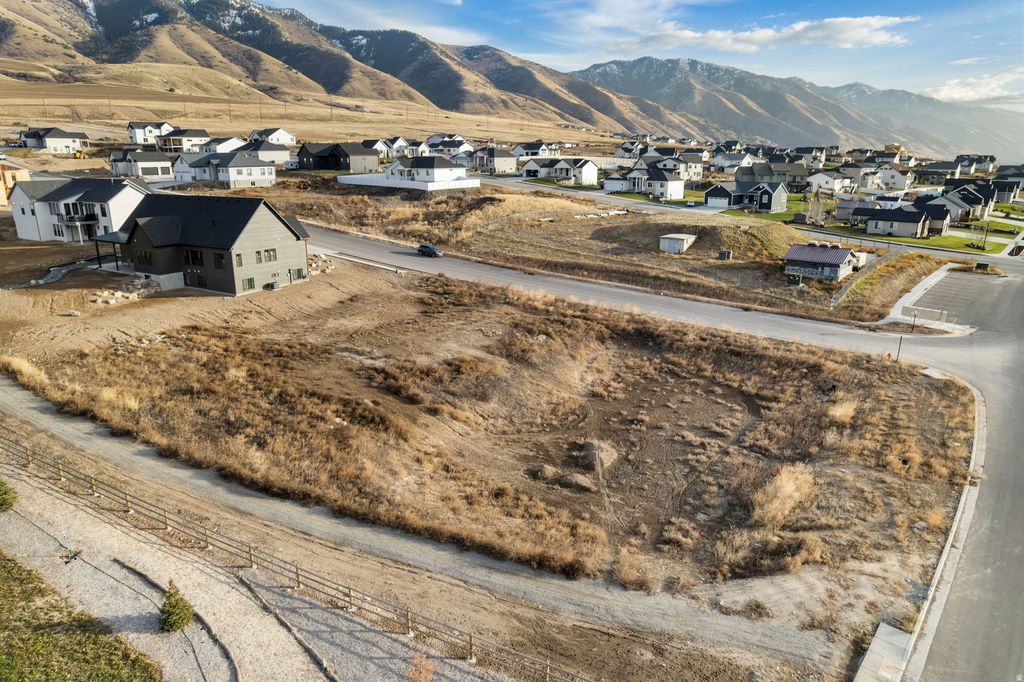 Photo of 1025 E 200 N #26, Hyde Park, UT 84318 (MLS # 2128018)