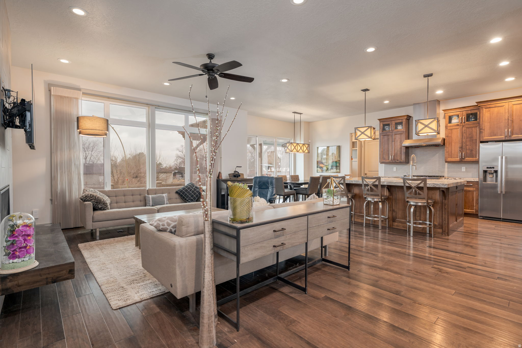 VILLAS@DIMPLE DELL - Residential