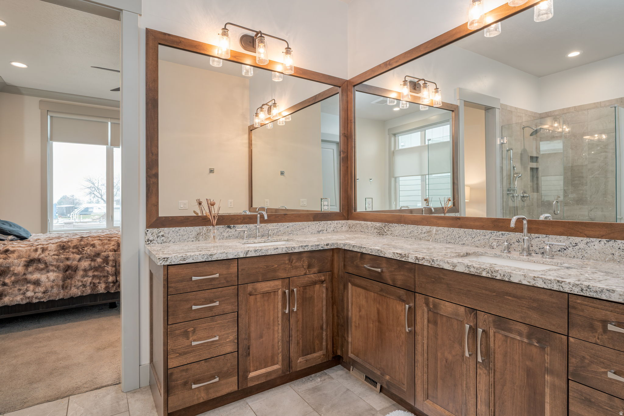 VILLAS@DIMPLE DELL - Residential