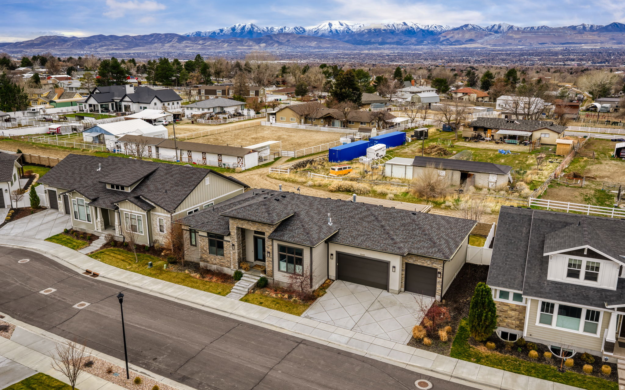 VILLAS@DIMPLE DELL - Residential