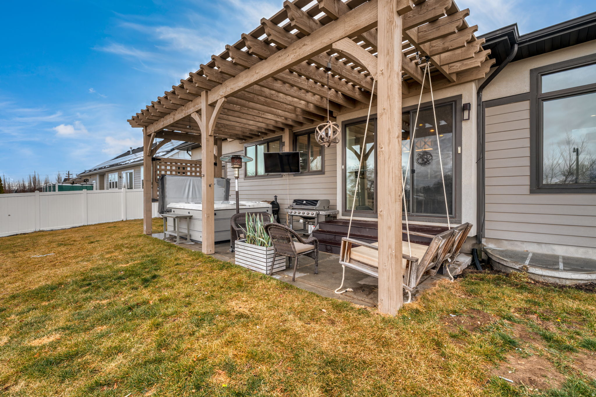 VILLAS@DIMPLE DELL - Residential