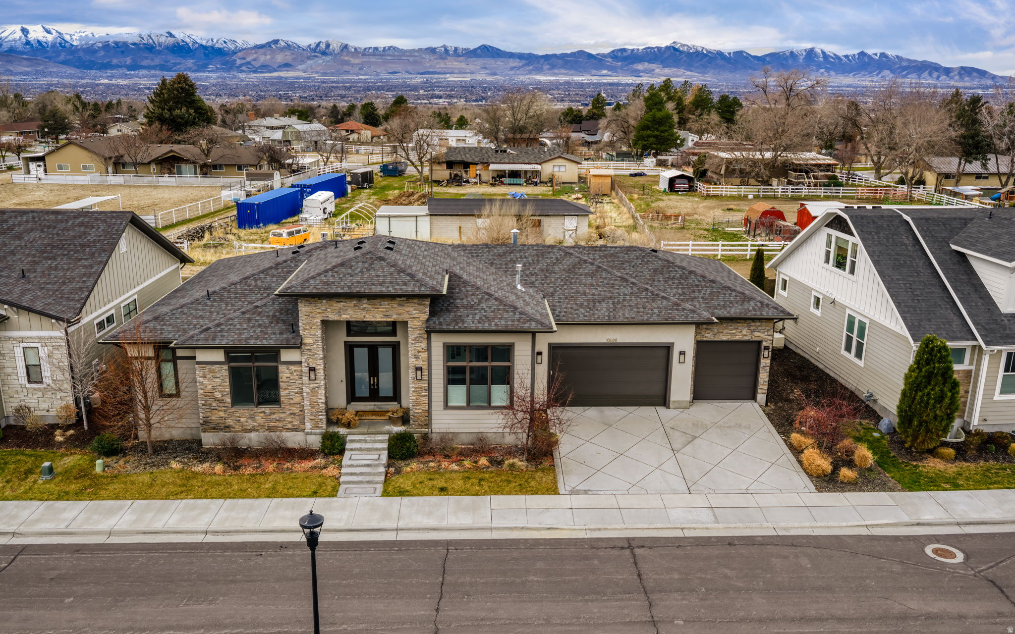 VILLAS@DIMPLE DELL - Residential