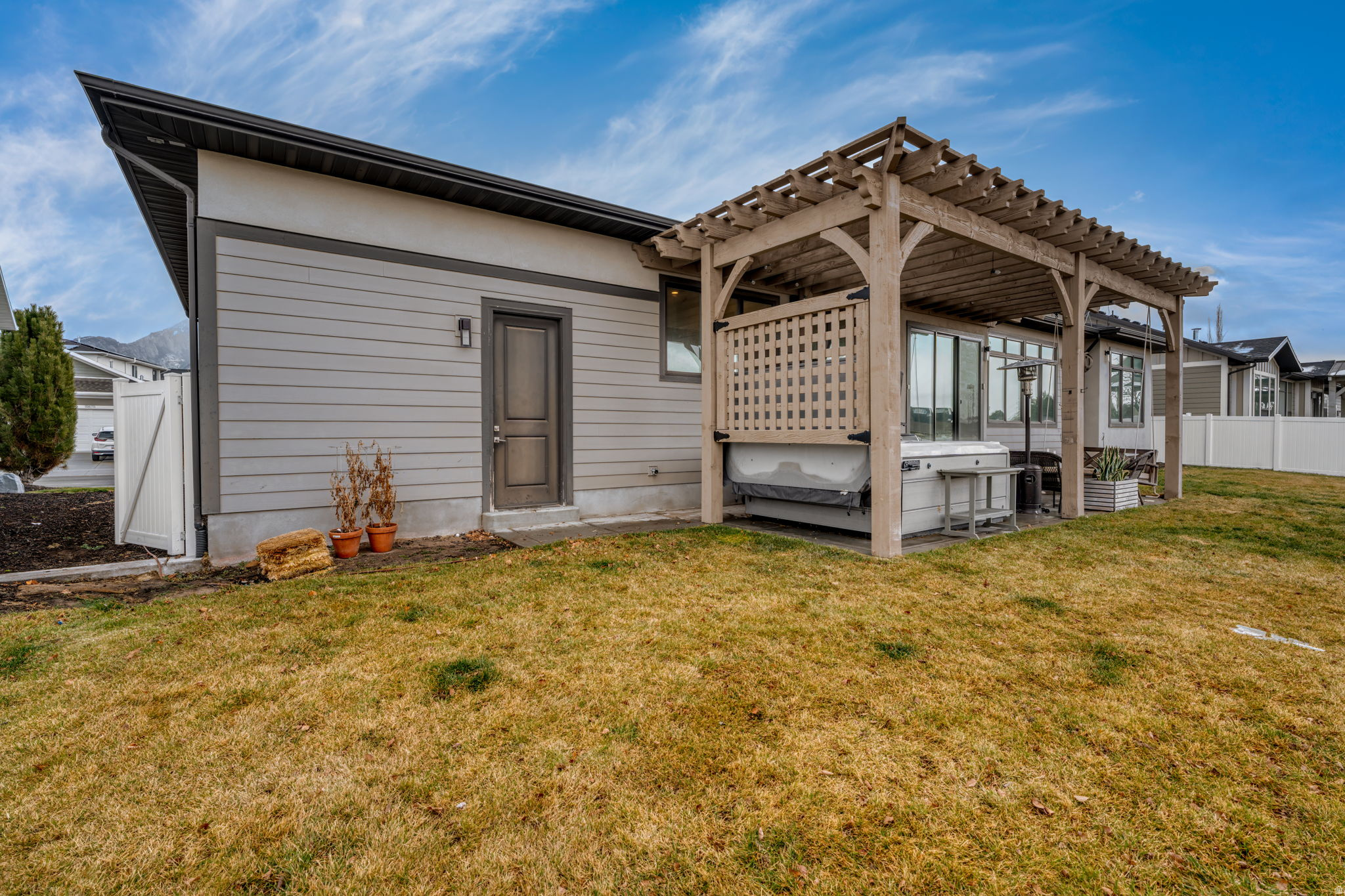 VILLAS@DIMPLE DELL - Residential