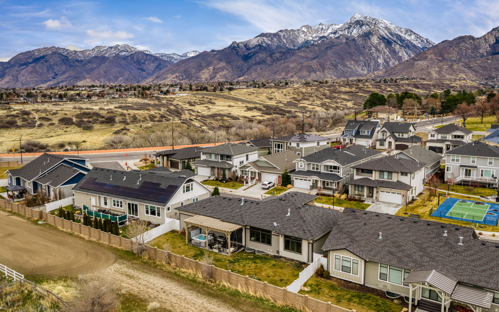 VILLAS@DIMPLE DELL - Residential