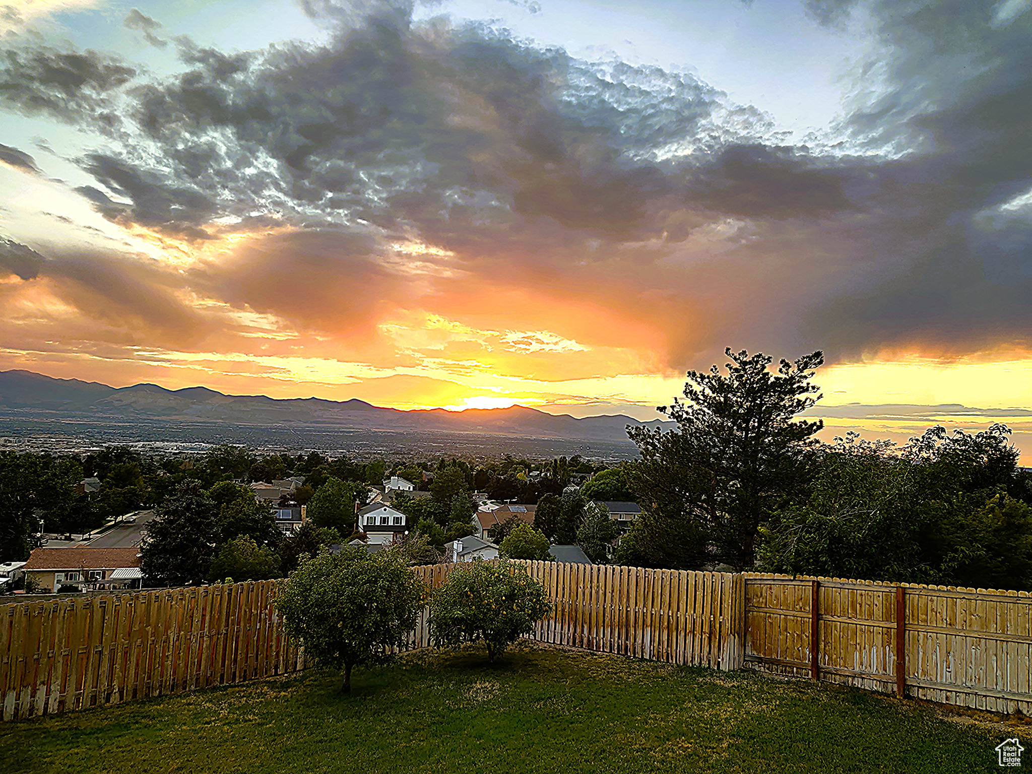 BLUFF AT HIDDEN VALLEY - Residential