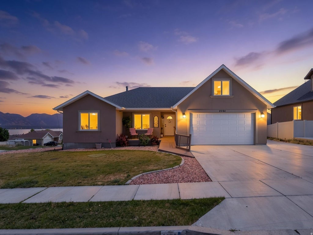 Photo of 2394 S PALOMINO DR, Saratoga Springs, UT 84045 (MLS # 2165291)