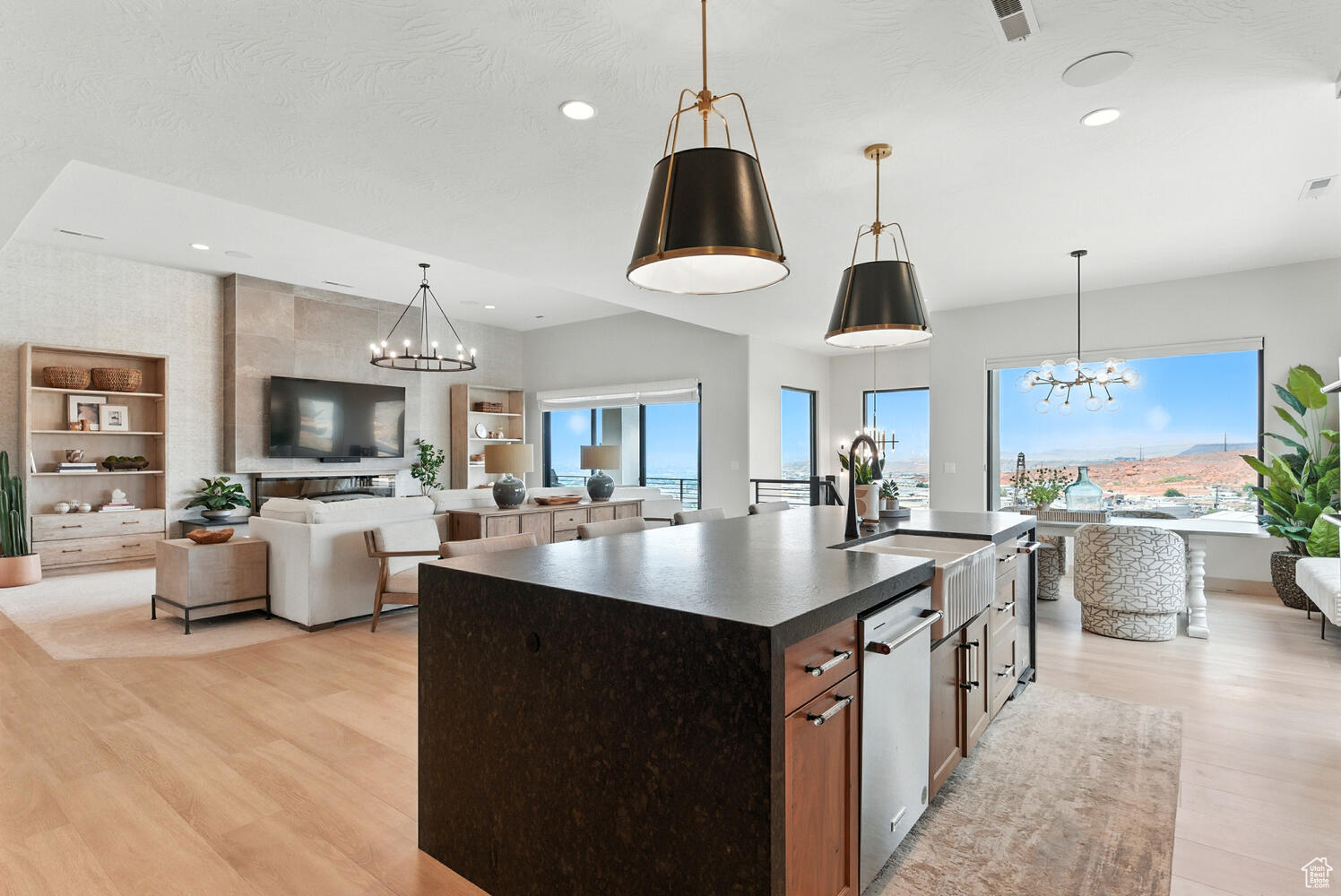 GRAND HEIGHTS PH 1 - Residential