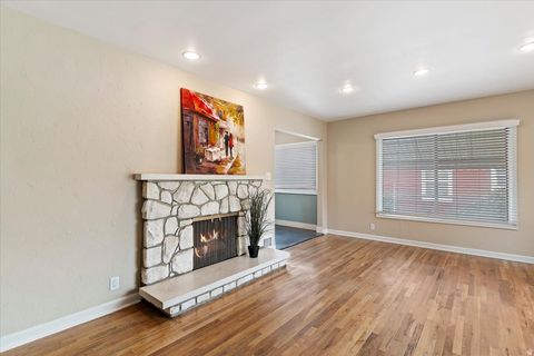 Tiny photo for 282 E 650 N, Bountiful, UT 84010 (MLS # 2147733)