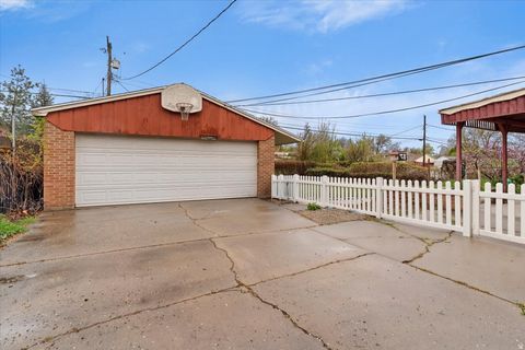 Tiny photo for 282 E 650 N, Bountiful, UT 84010 (MLS # 2147733)