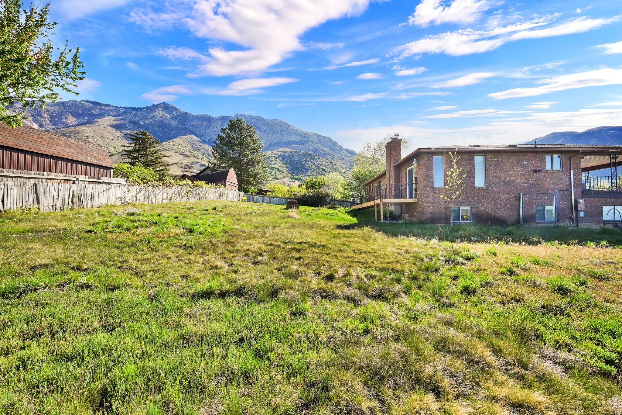 CAMARREN COVE ESTATE - Residential