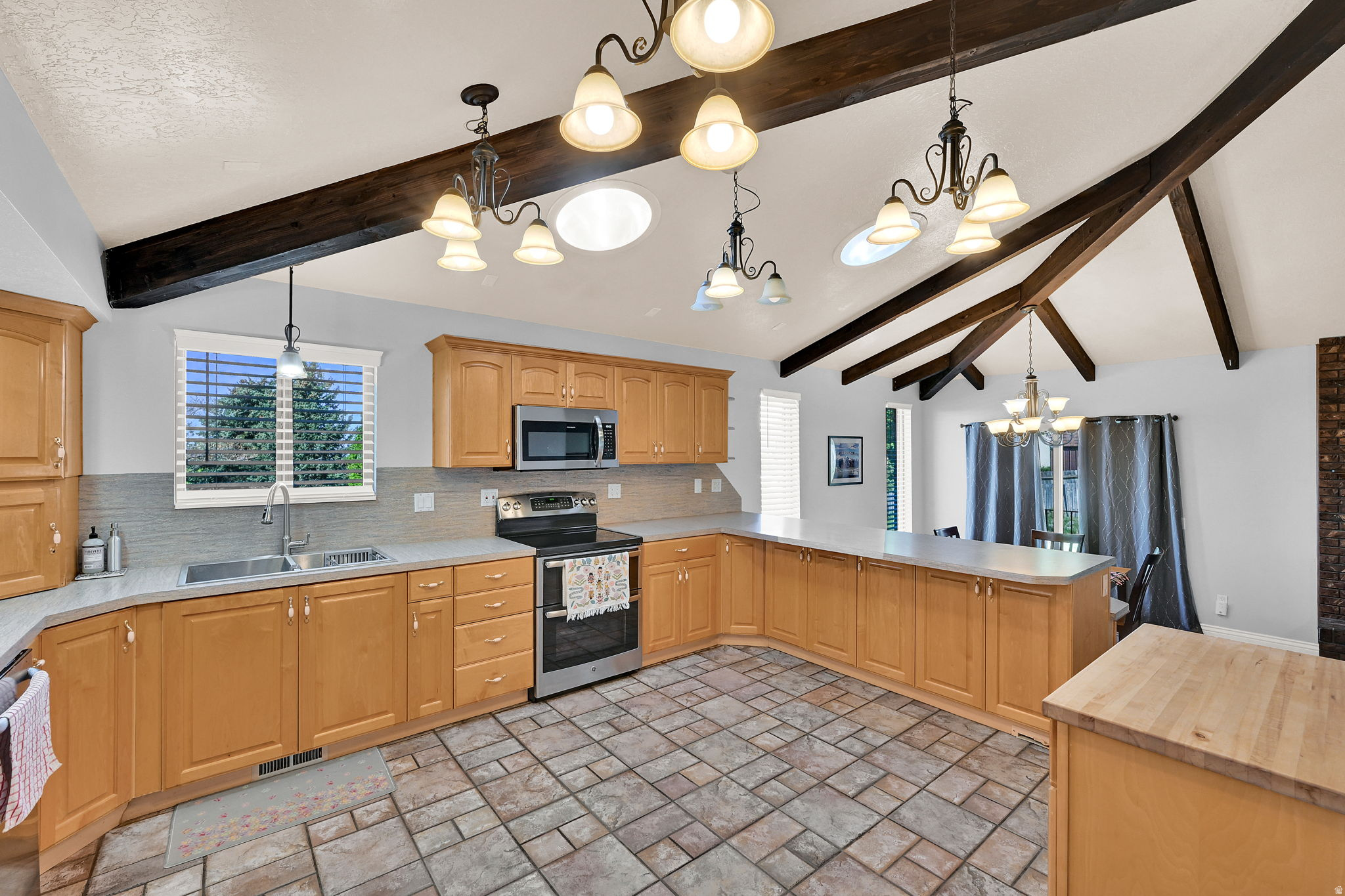 CAMARREN COVE ESTATE - Residential