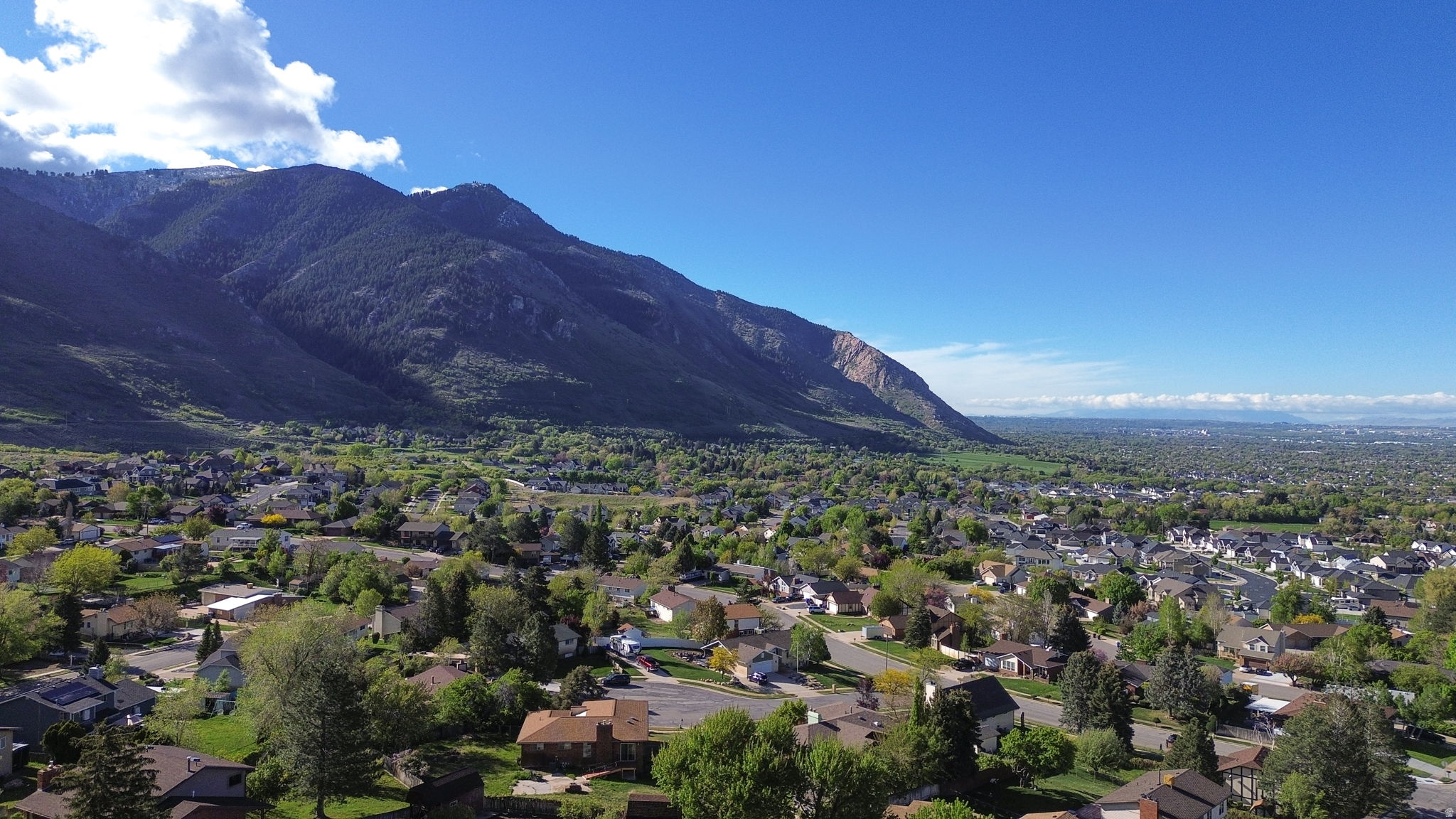 CAMARREN COVE ESTATE - Residential