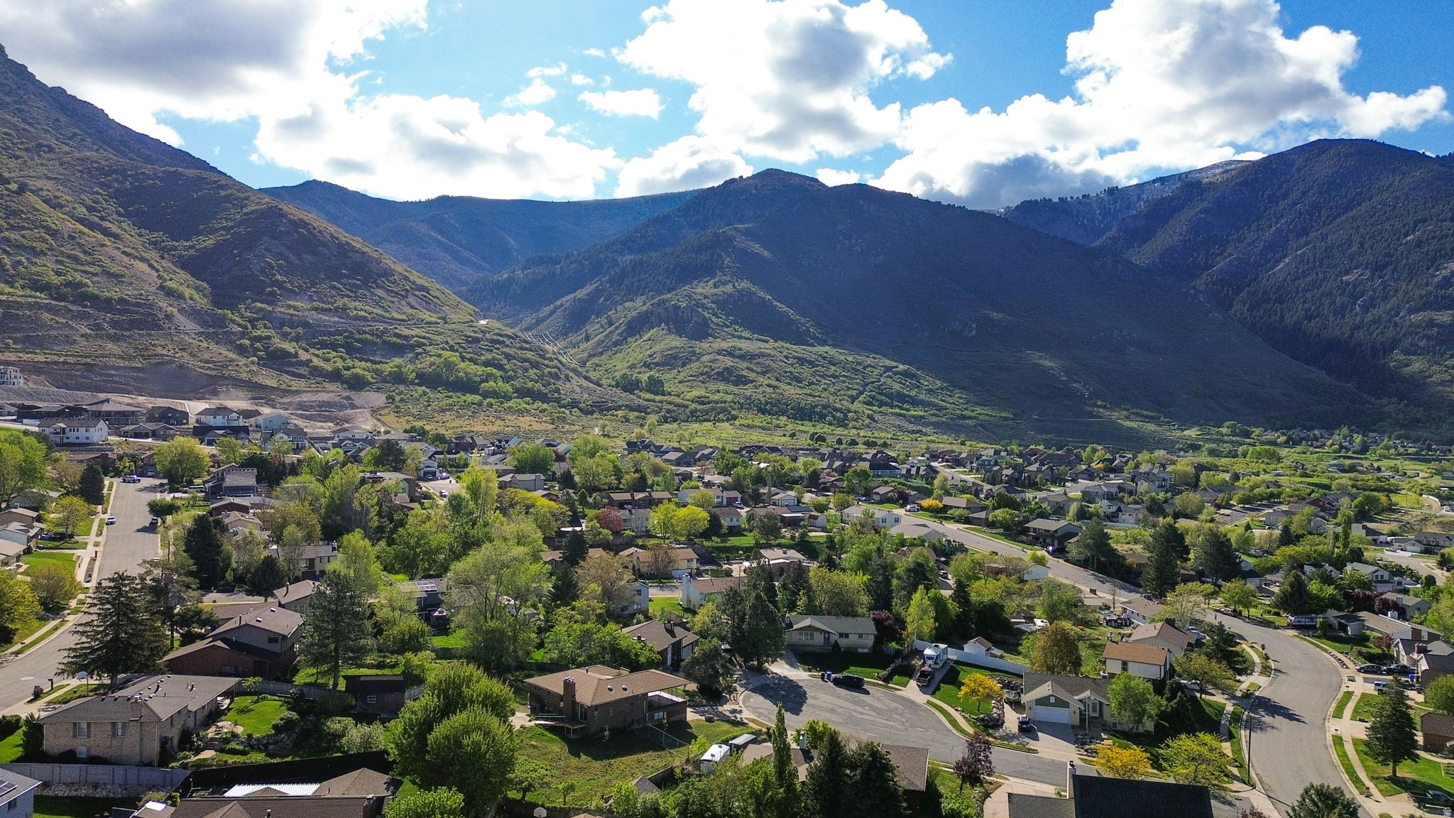 CAMARREN COVE ESTATE - Residential