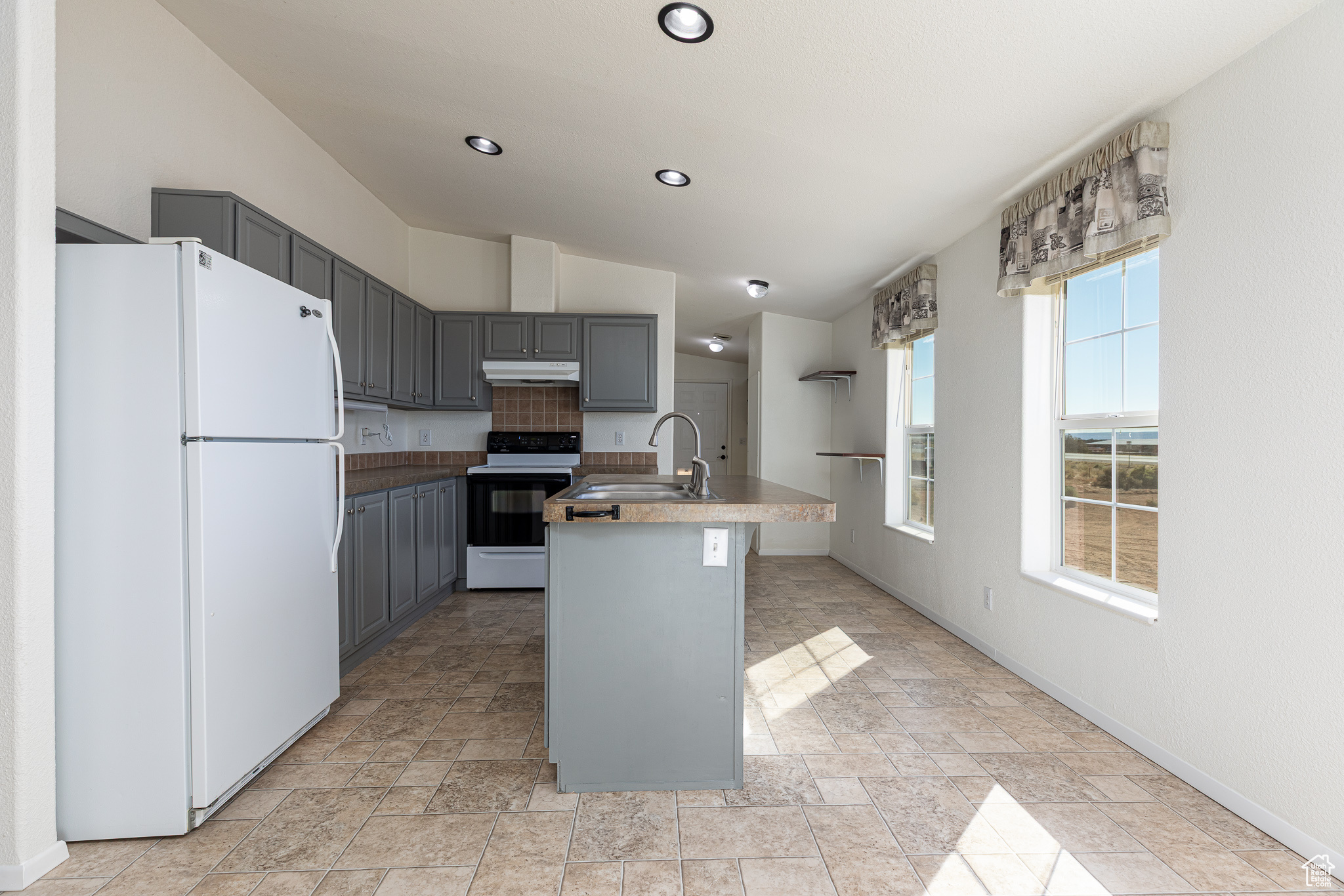 VERMILION CLIFF ESTATES - Residential