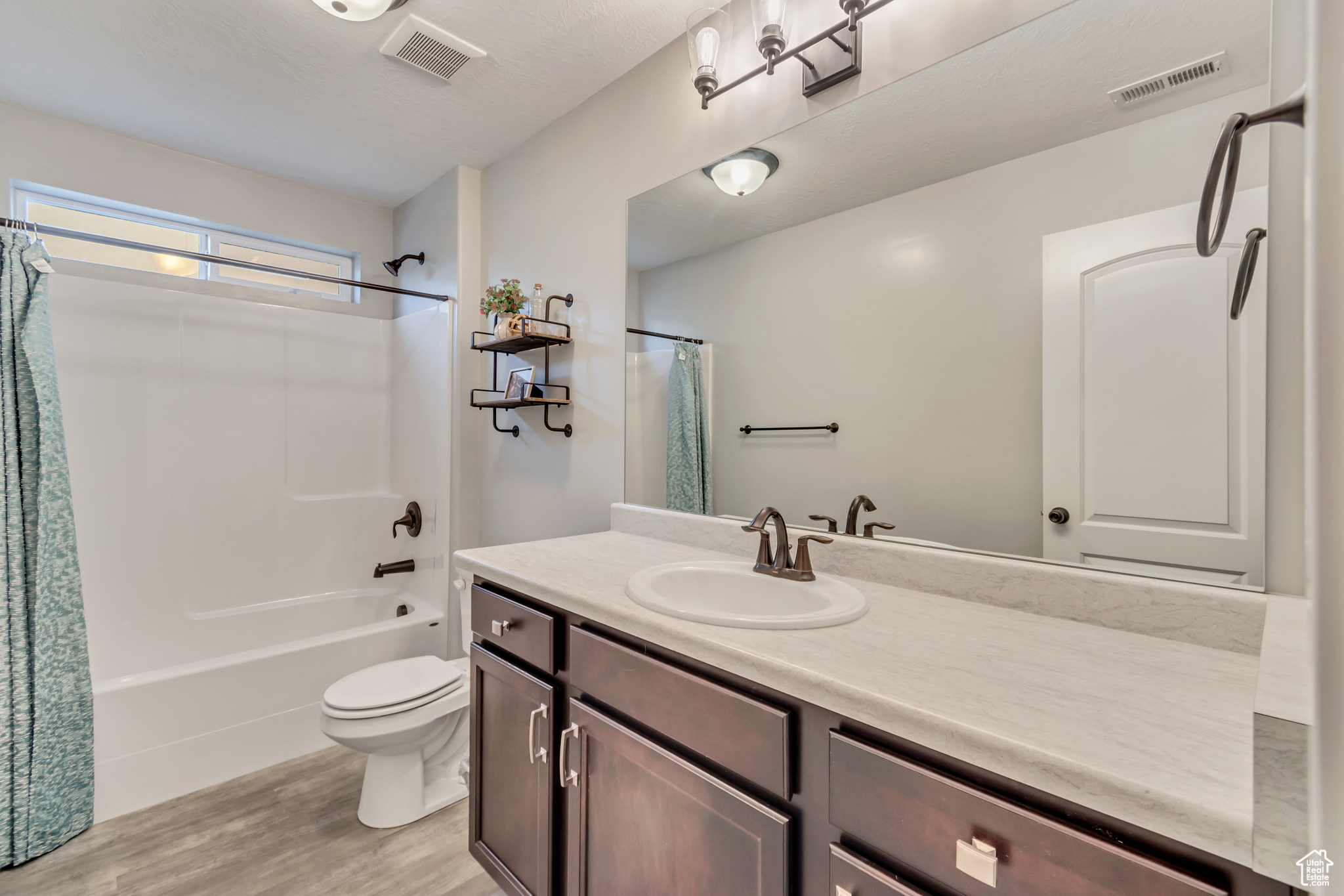 1526 W Stone Gate Dr, Saratoga Springs, Utah image 16