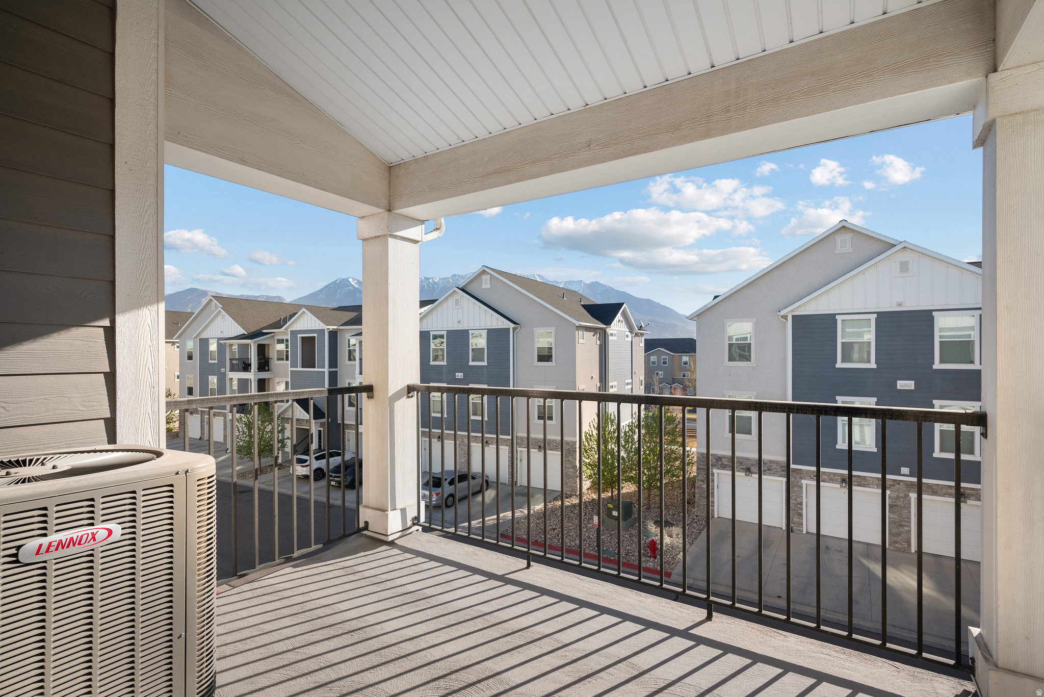 WATERSEDGE - Residential