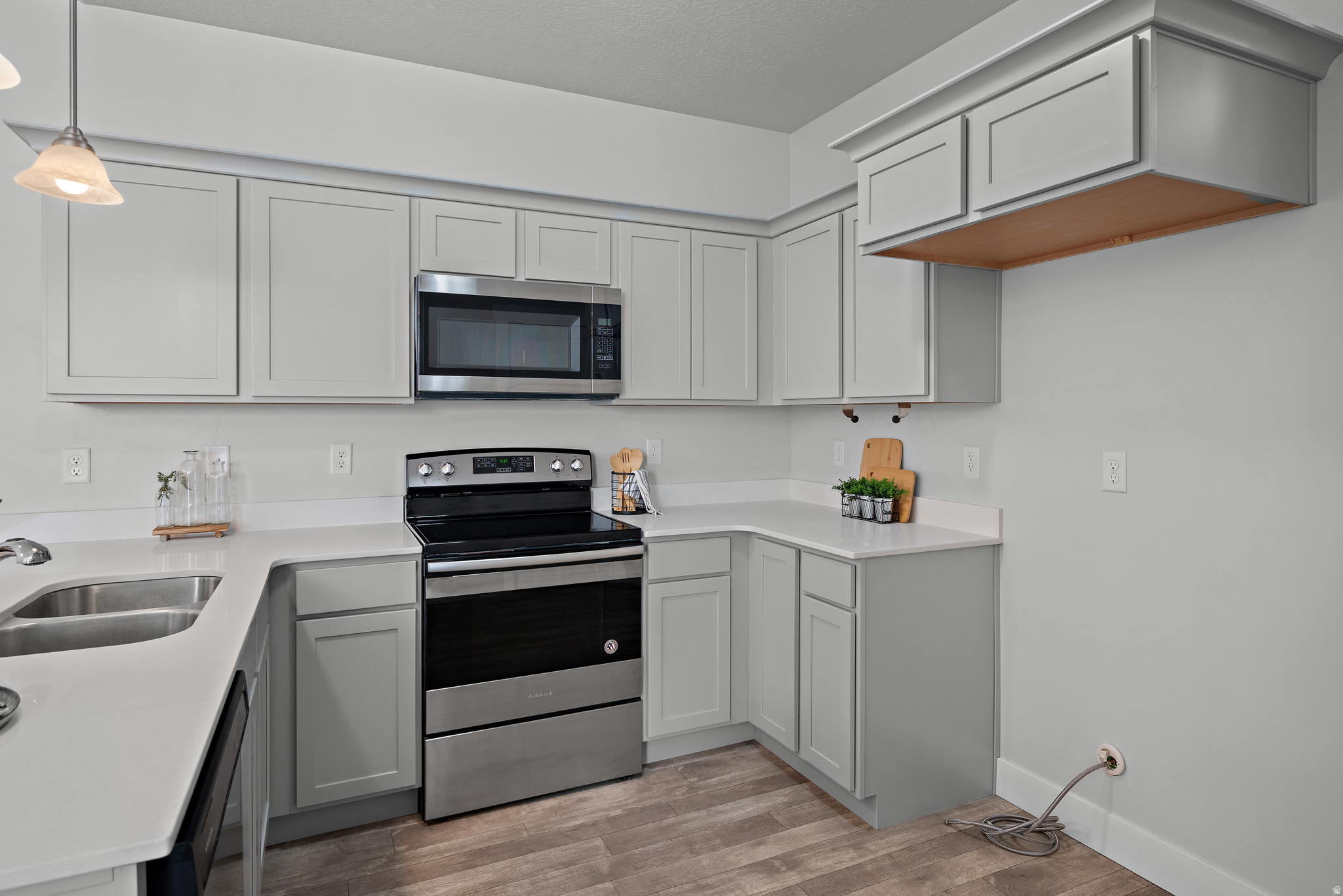 WATERSEDGE - Residential