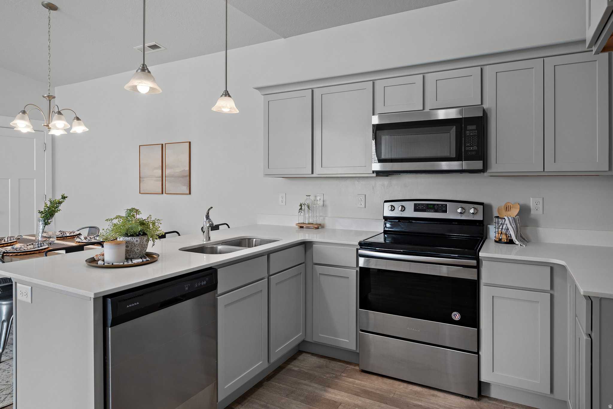 WATERSEDGE - Residential