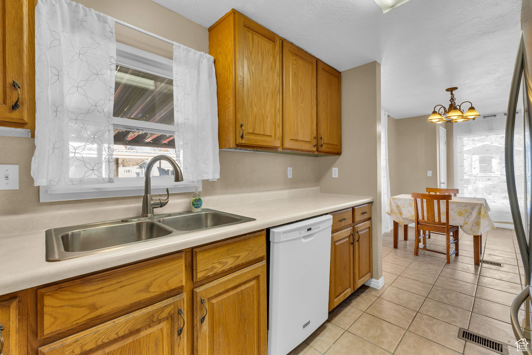 5084 S Escondido St, Murray, Utah image 7