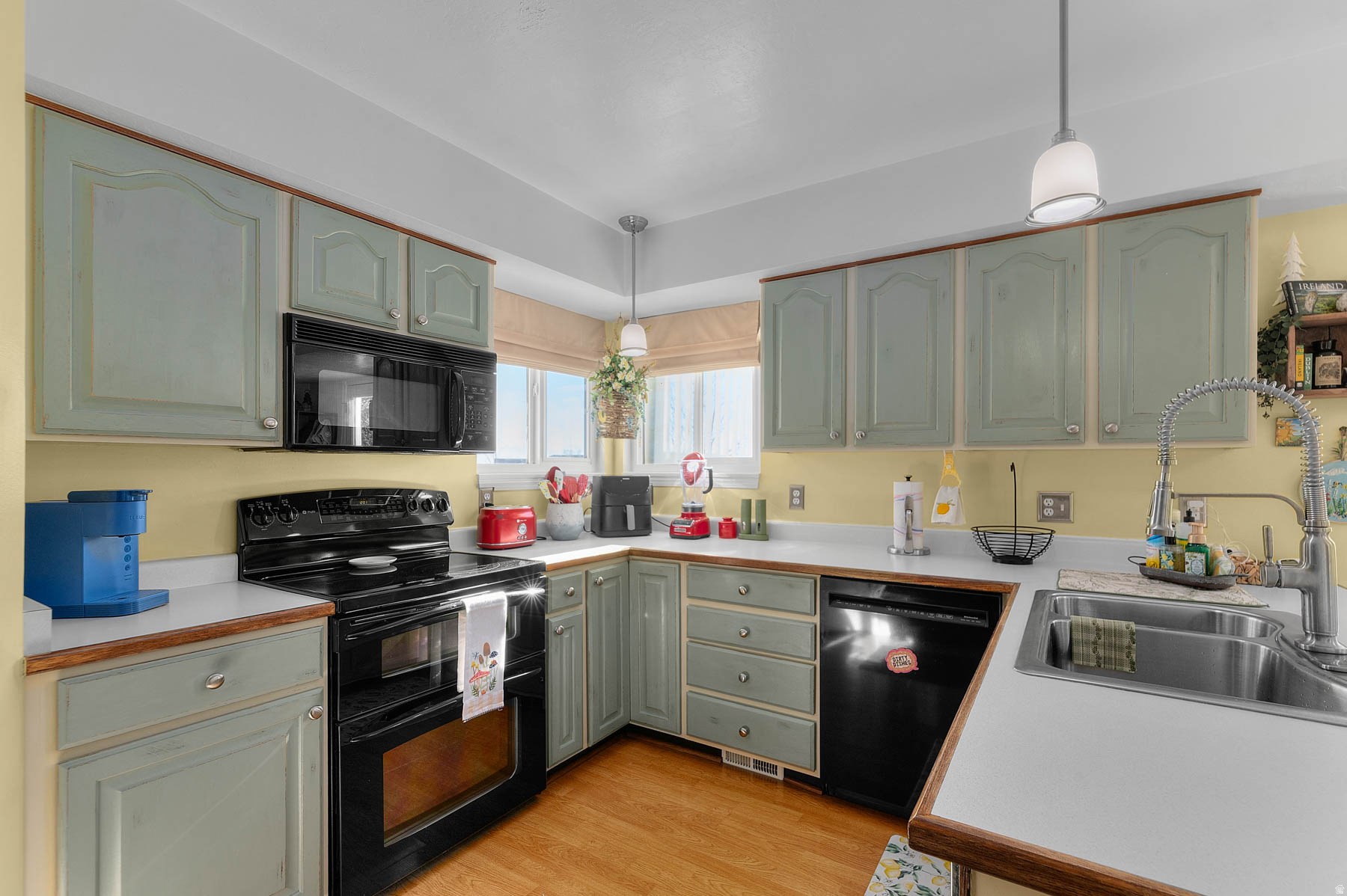 SHADOW MOUNTAIN - Residential