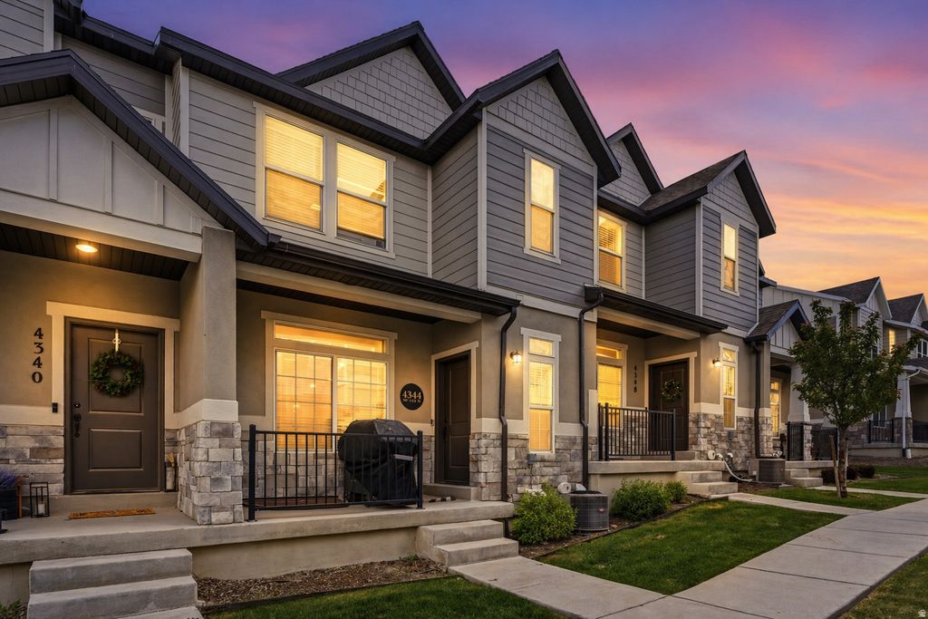 Photo of 4344 W BROMWELL CT, Lehi, UT 84048 (MLS # 2152301)