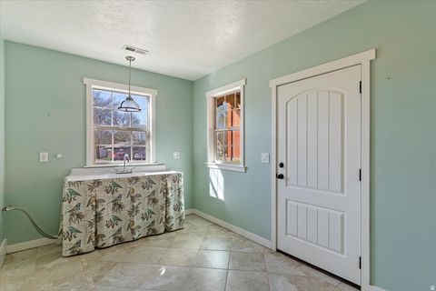 Tiny photo for 42 W CENTER ST, Kaysville, UT 84037 (MLS # 2147149)
