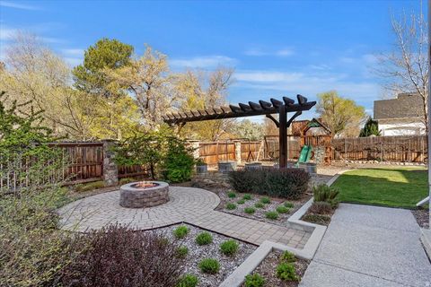 Tiny photo for 42 W CENTER ST, Kaysville, UT 84037 (MLS # 2147149)