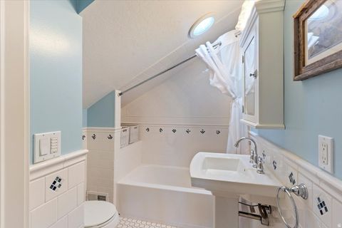 Tiny photo for 42 W CENTER ST, Kaysville, UT 84037 (MLS # 2147149)