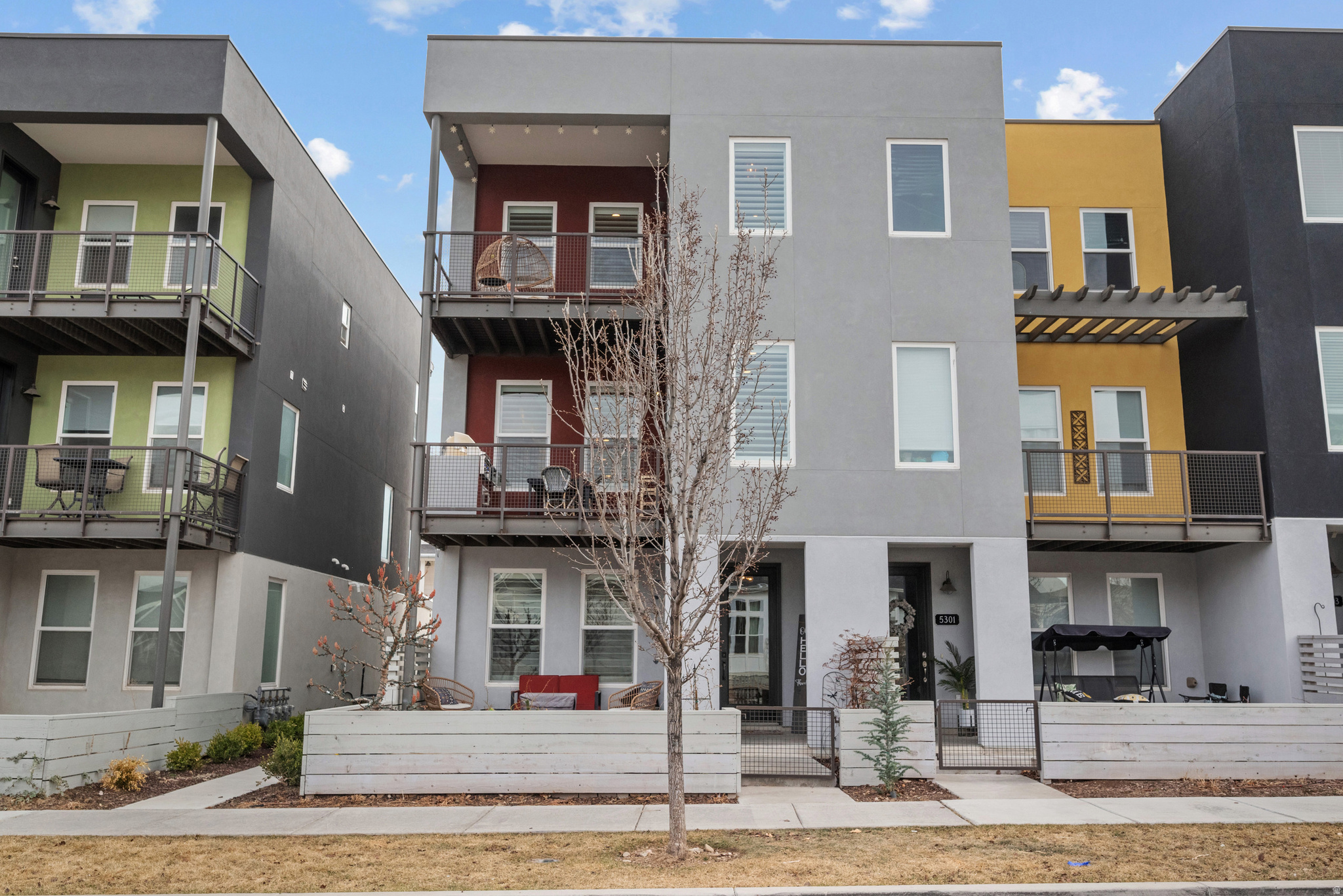 DAYBREAK - Residential