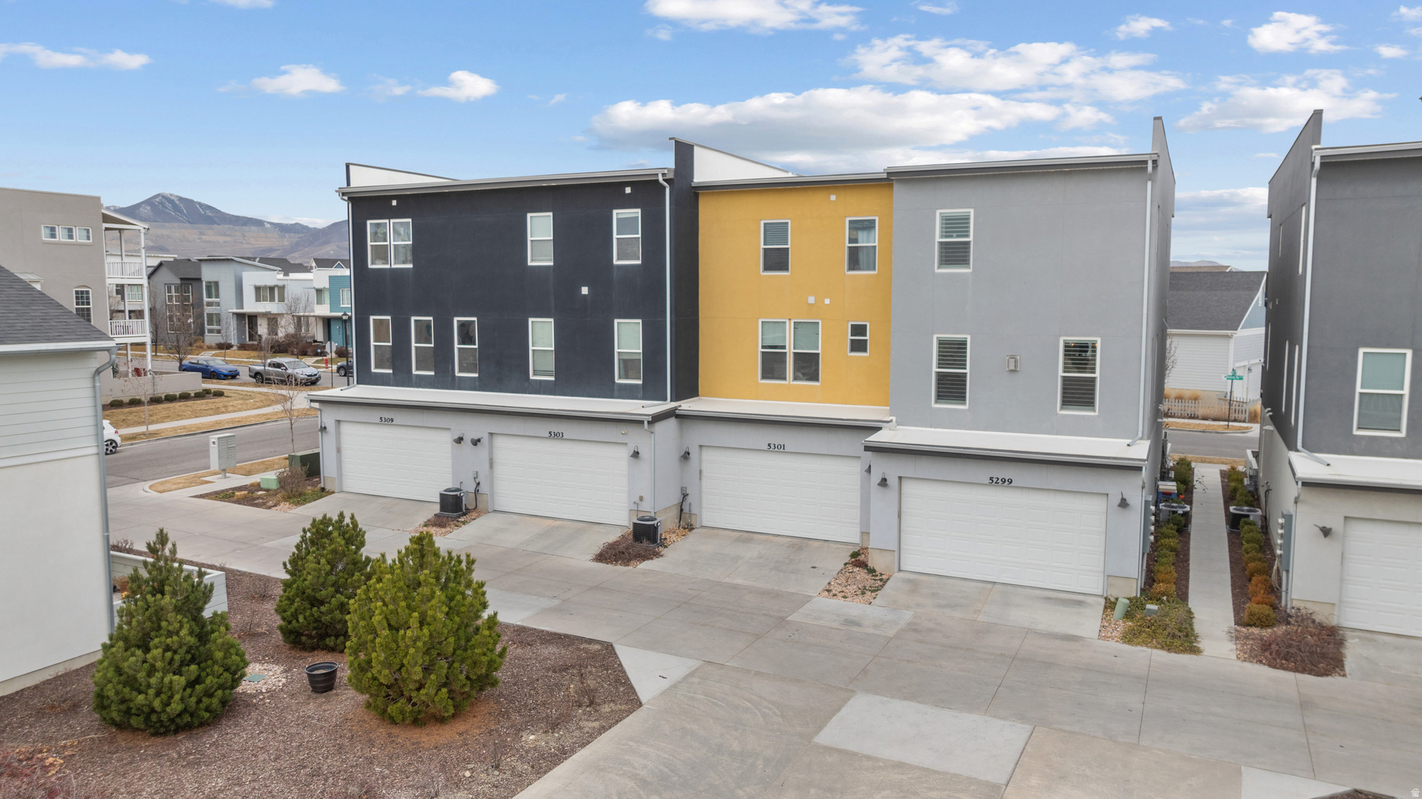 DAYBREAK - Residential