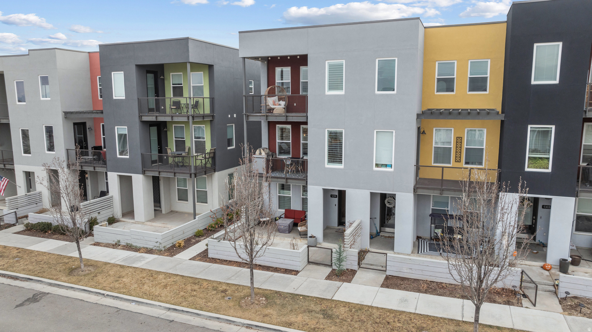 DAYBREAK - Residential