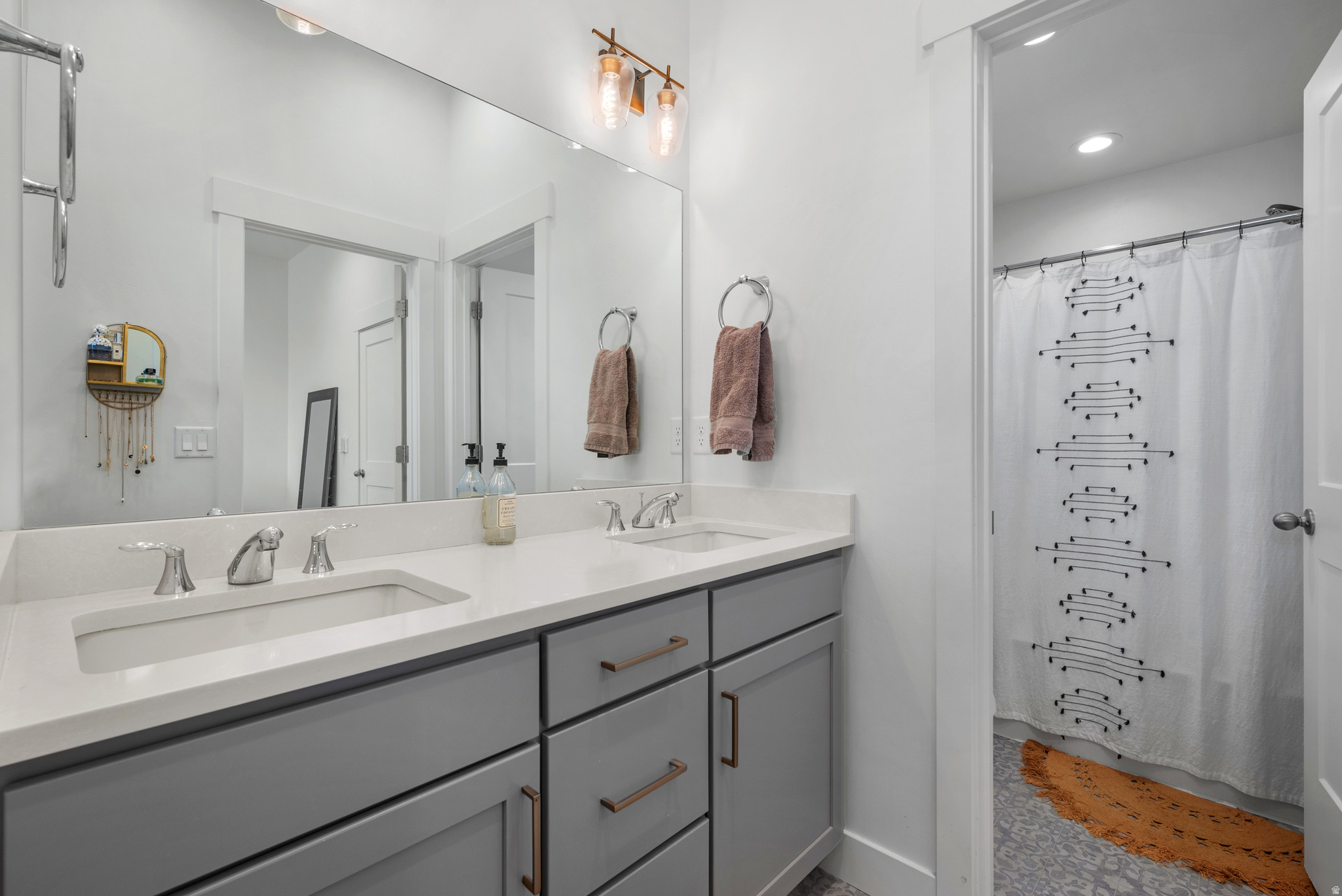 DAYBREAK - Residential