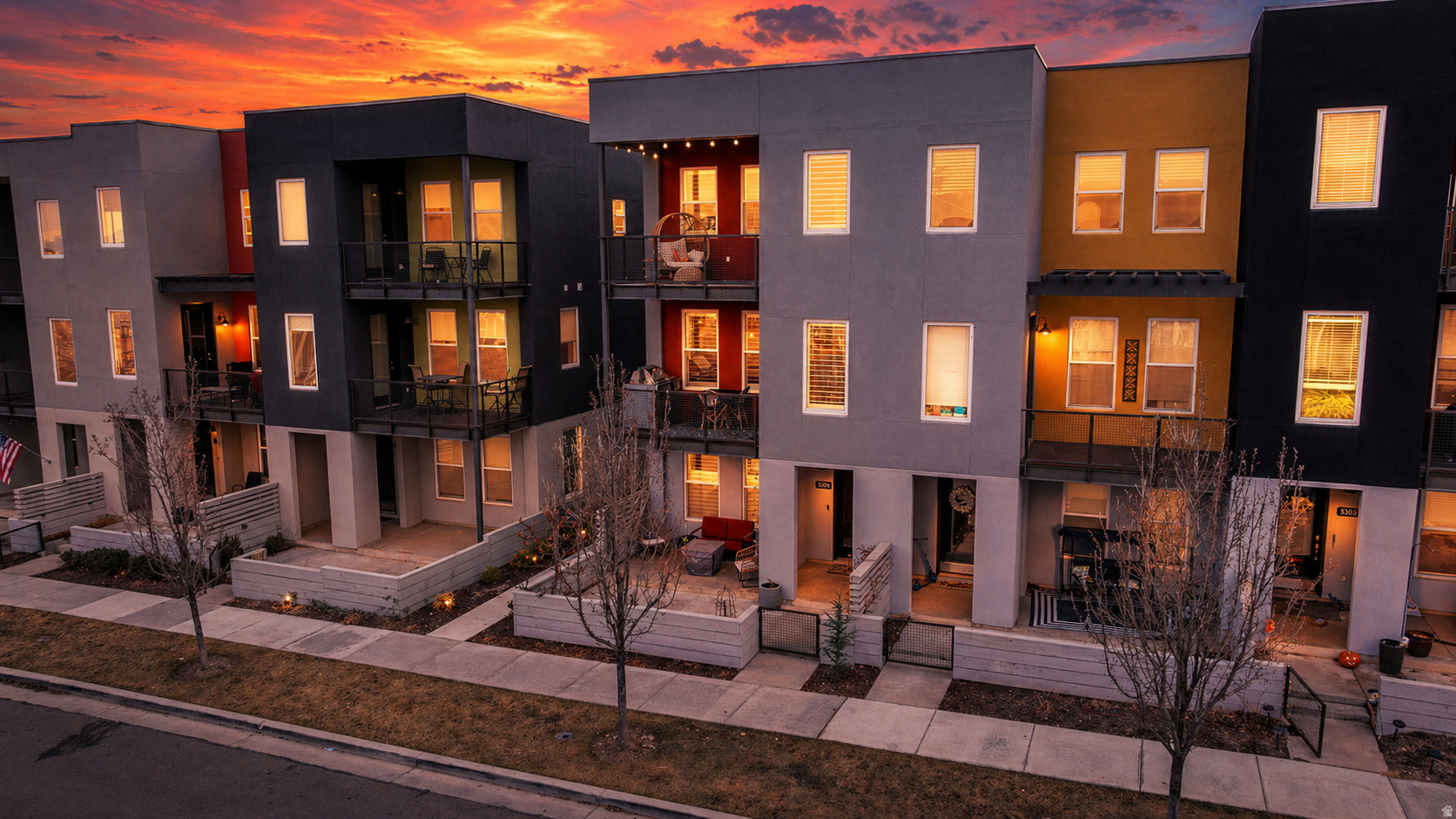 DAYBREAK - Residential