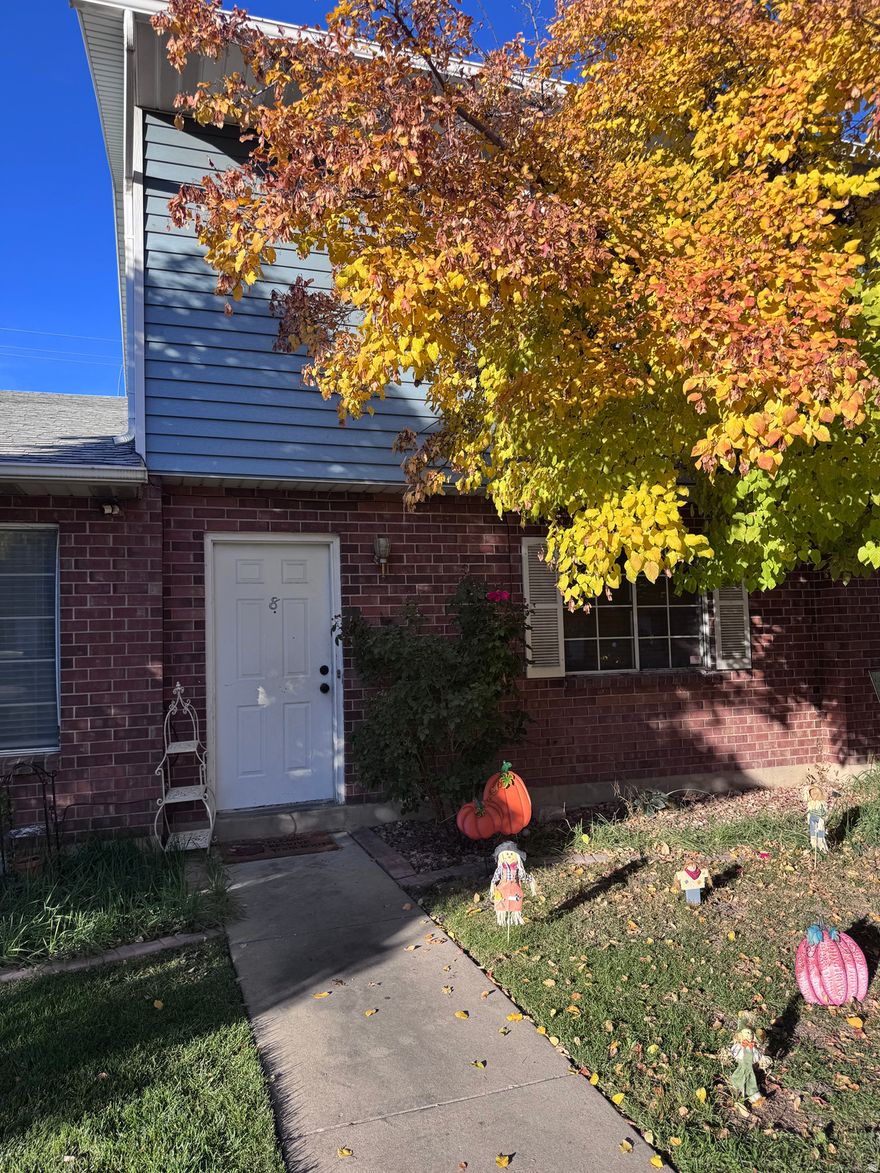 Convenient location,  this townhome is walking distance to Provo Towne Centre mall, Target, Home Depot, and other stores, and has covered parking, minutes to the freeway entrance. $5000 allowance for carpet and paint.