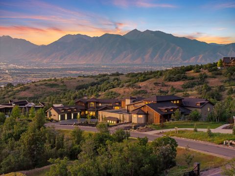 Photo of 867 S SUMMIT CREEK DR, Woodland Hills, UT 84653 (MLS # 2097113)
