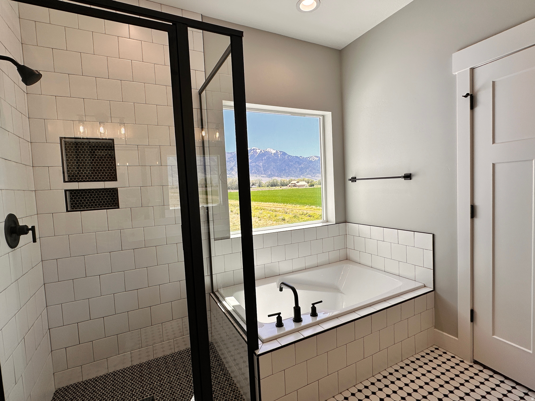 COTTONWOOD LANDING - Residential