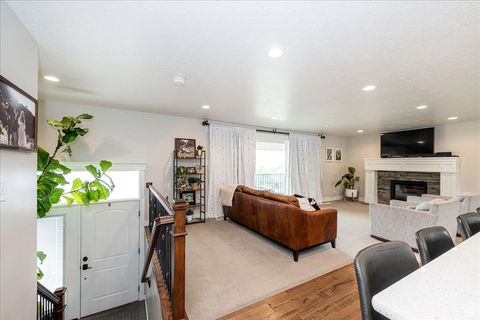 Tiny photo for 1060 N KINGSWOOD RD, Kaysville, UT 84037 (MLS # 2119299)