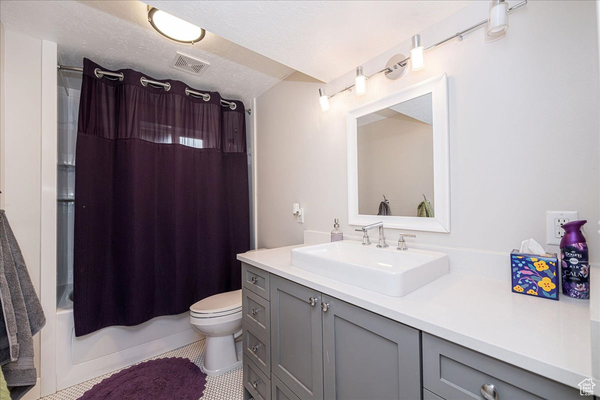 KING CLARION HILLS - Residential