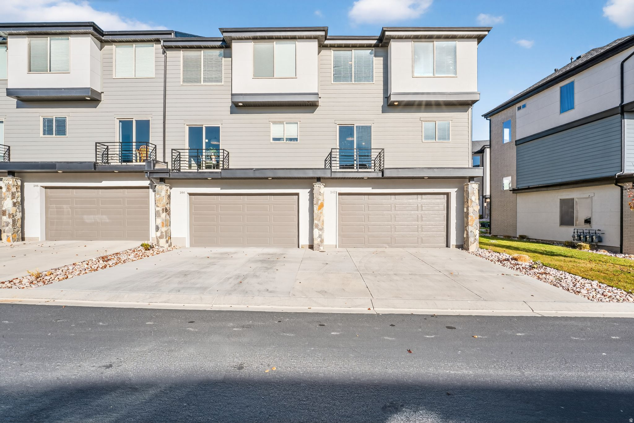 HARVEST VILLAGE - Residential