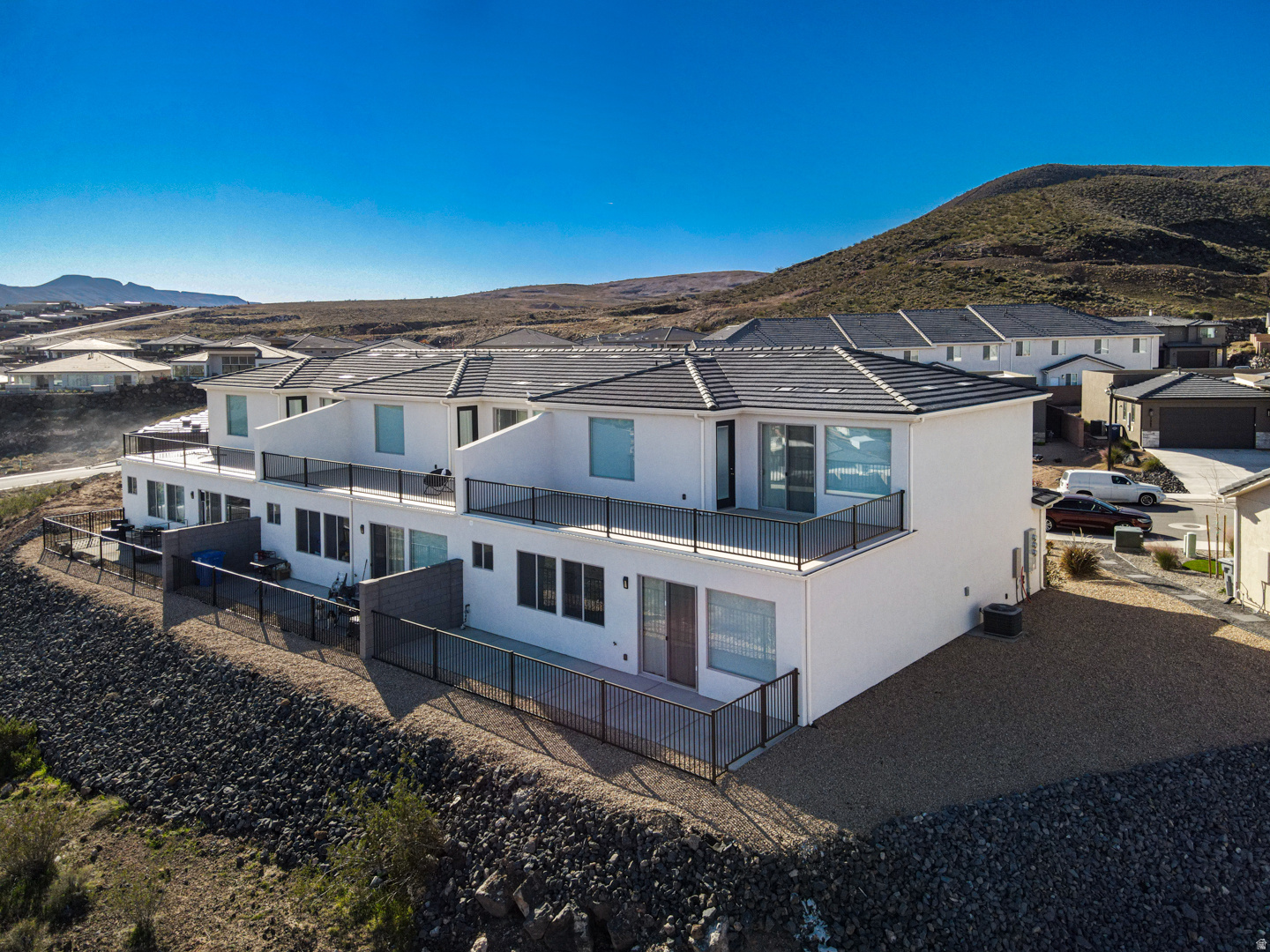 HURRICANE VIEWS - Residential