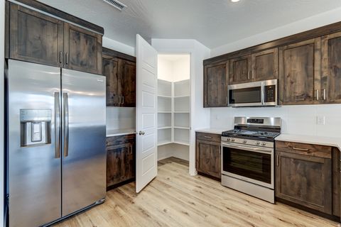 Tiny photo for 2072 W 320 S, Hurricane, UT 84737 (MLS # 2126087)