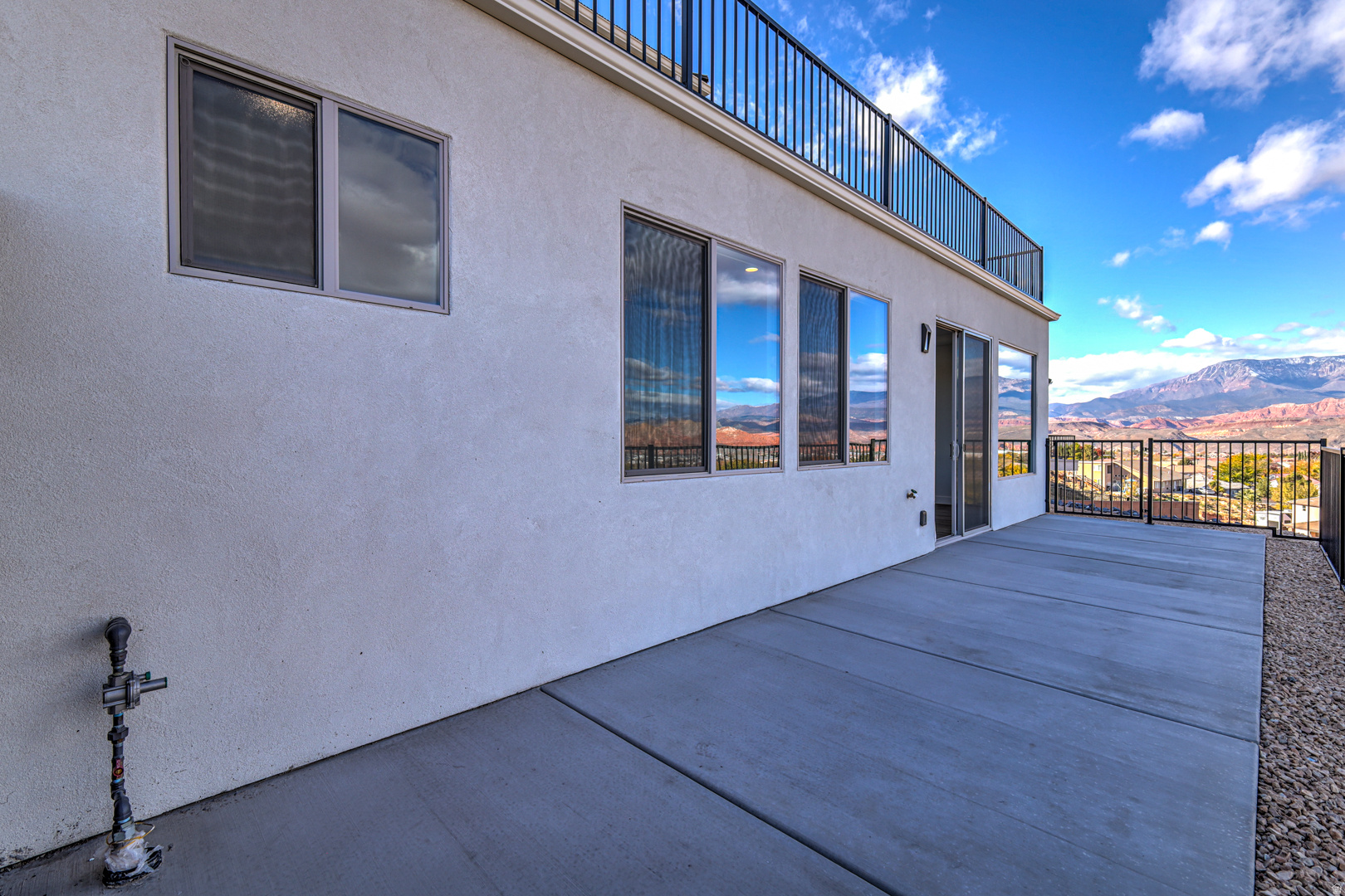 HURRICANE VIEWS - Residential