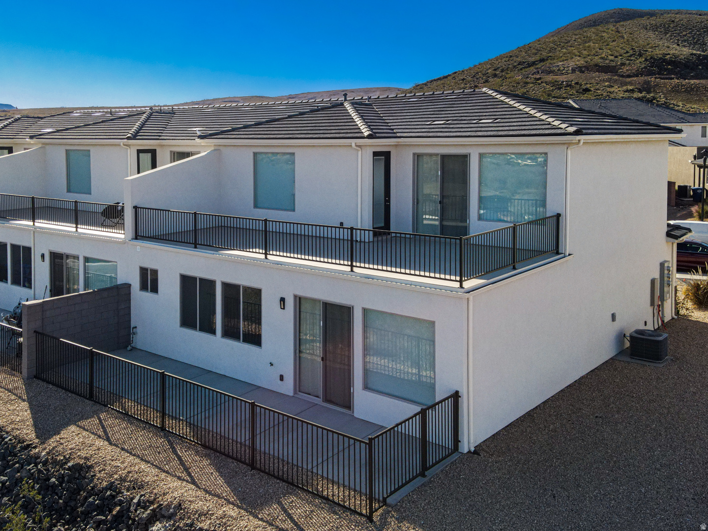 HURRICANE VIEWS - Residential